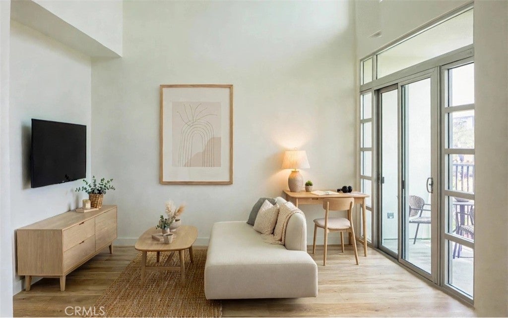 238 S Arroyo Parkway 303