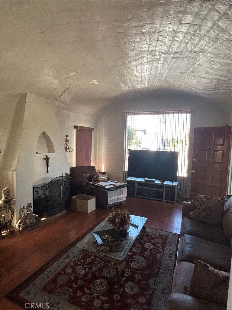 544 W 112th