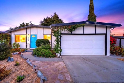 Photo of 4398 Samson Way, San Jose, CA 95124 (MLS # ML82062453)