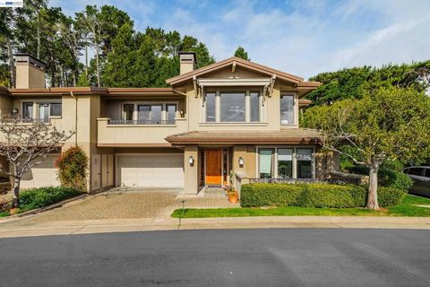 Photo of 51 51 Seminary Cove Dr Dr, Mill Valley, CA 94941 (MLS # 41126094)