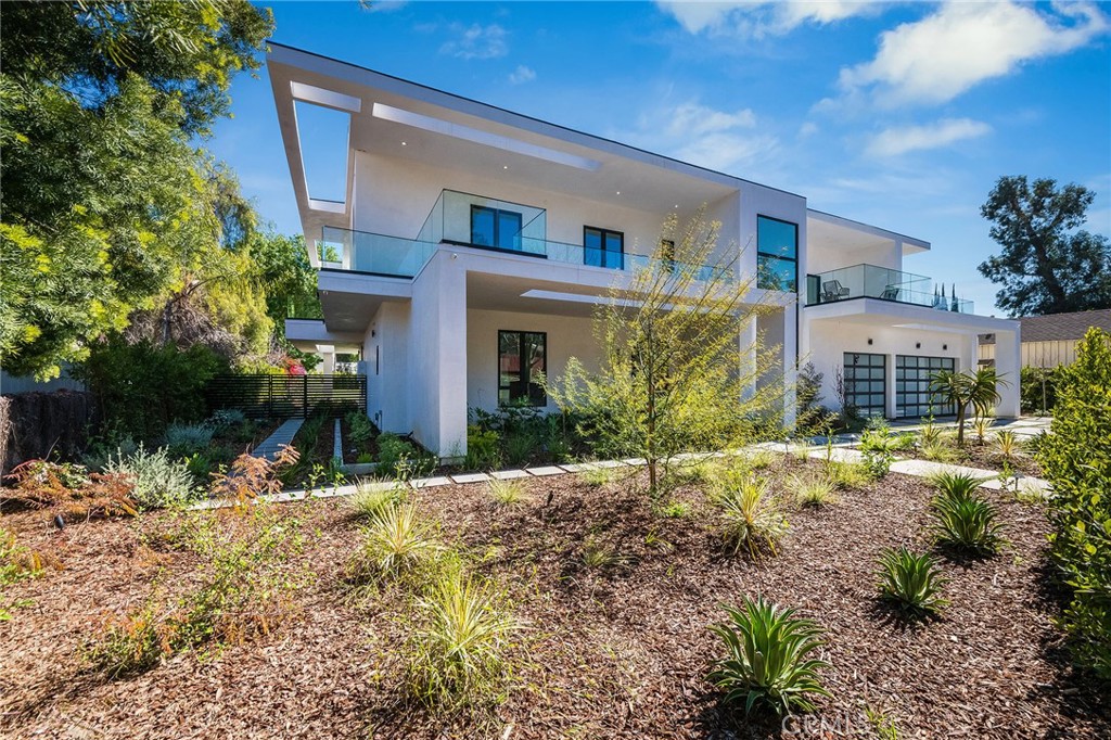 Properties 4 4930 Palomar Drive