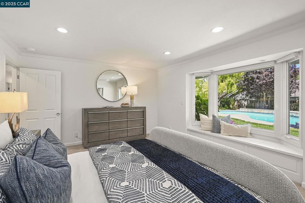 WHITEGATE - Residential