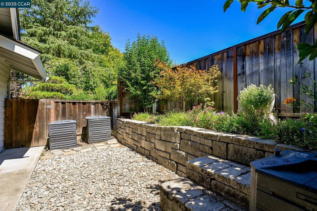 WHITEGATE - Residential