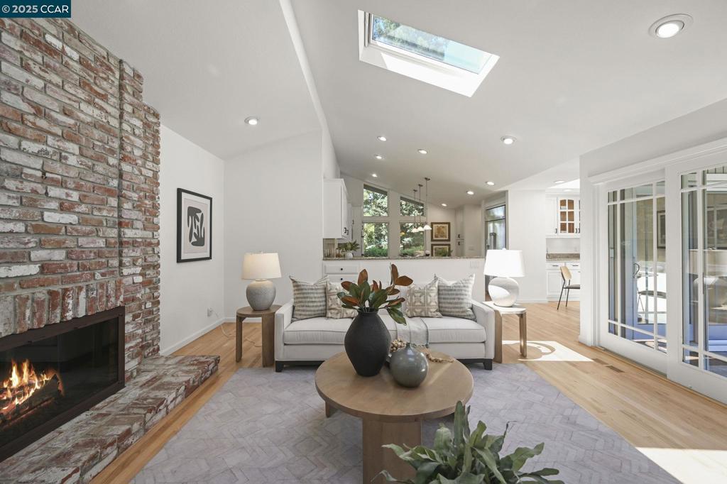 WHITEGATE - Residential