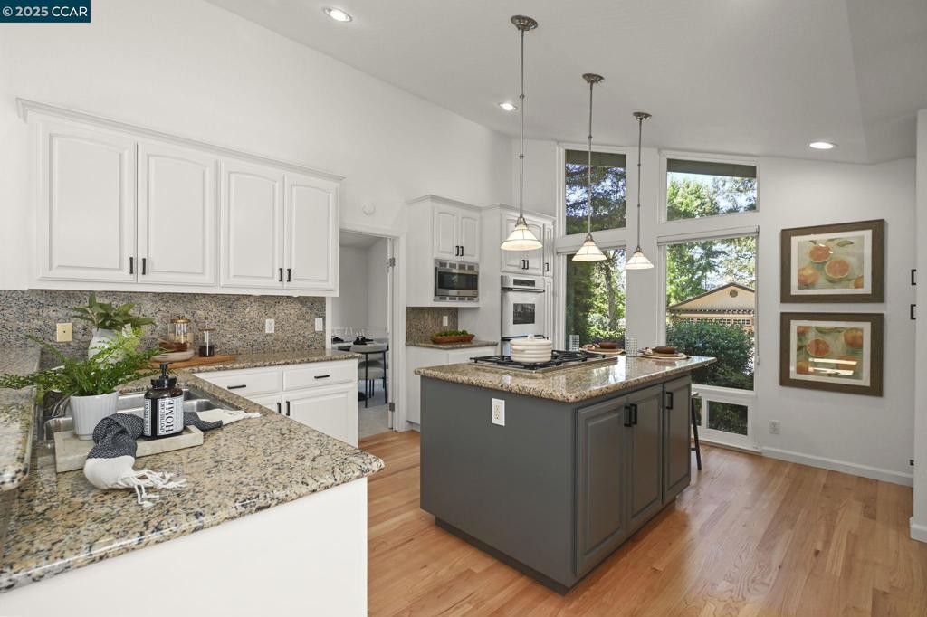 WHITEGATE - Residential