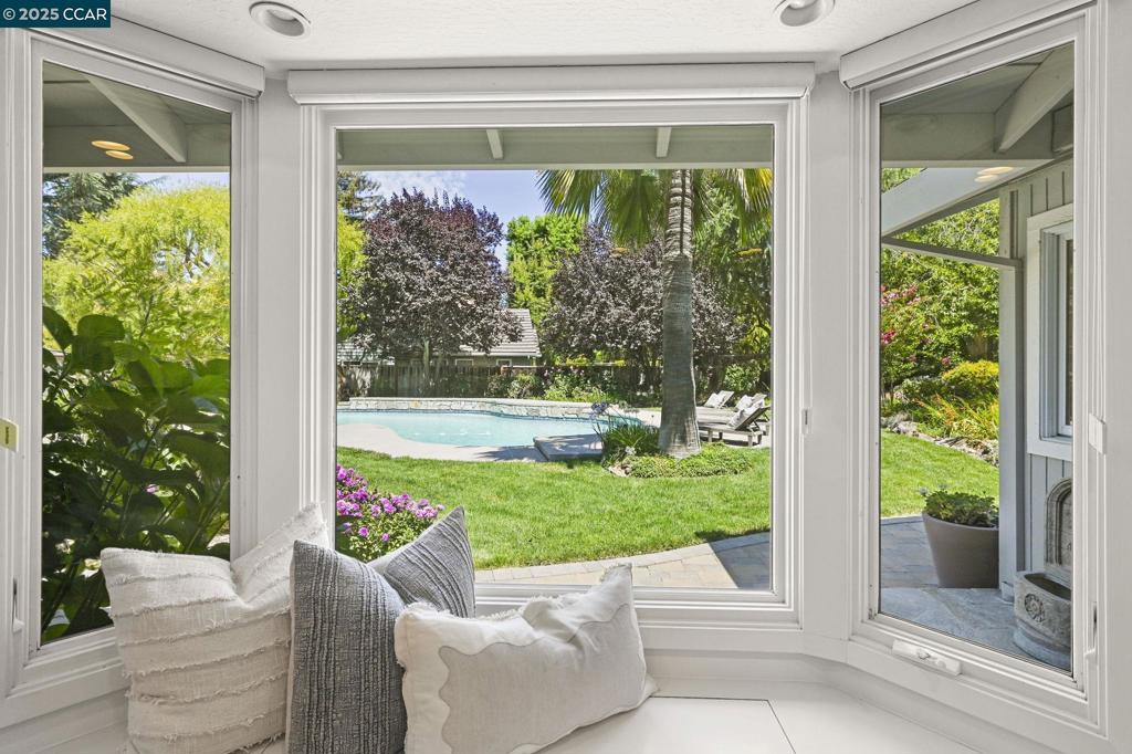 WHITEGATE - Residential
