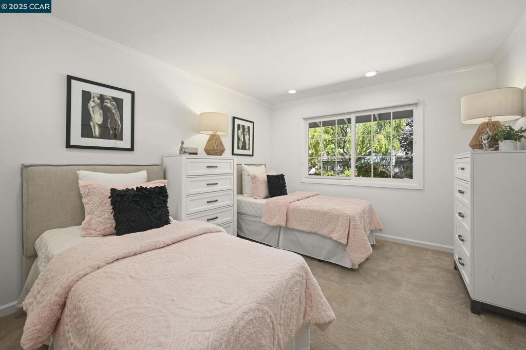 WHITEGATE - Residential