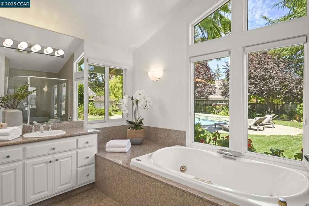 WHITEGATE - Residential