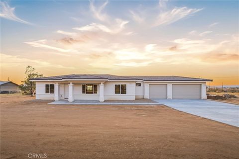 Photo of 15168 Barbara, Apple Valley, CA 92307 (MLS # HD26093370)