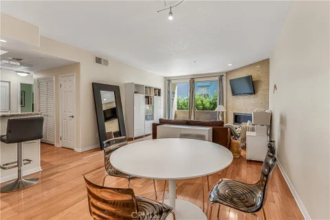 MLS: SR26190298