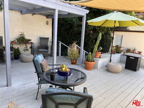 Photo of 2807 Glendon Avenue, Los Angeles, CA 90064 (MLS # 26660931)