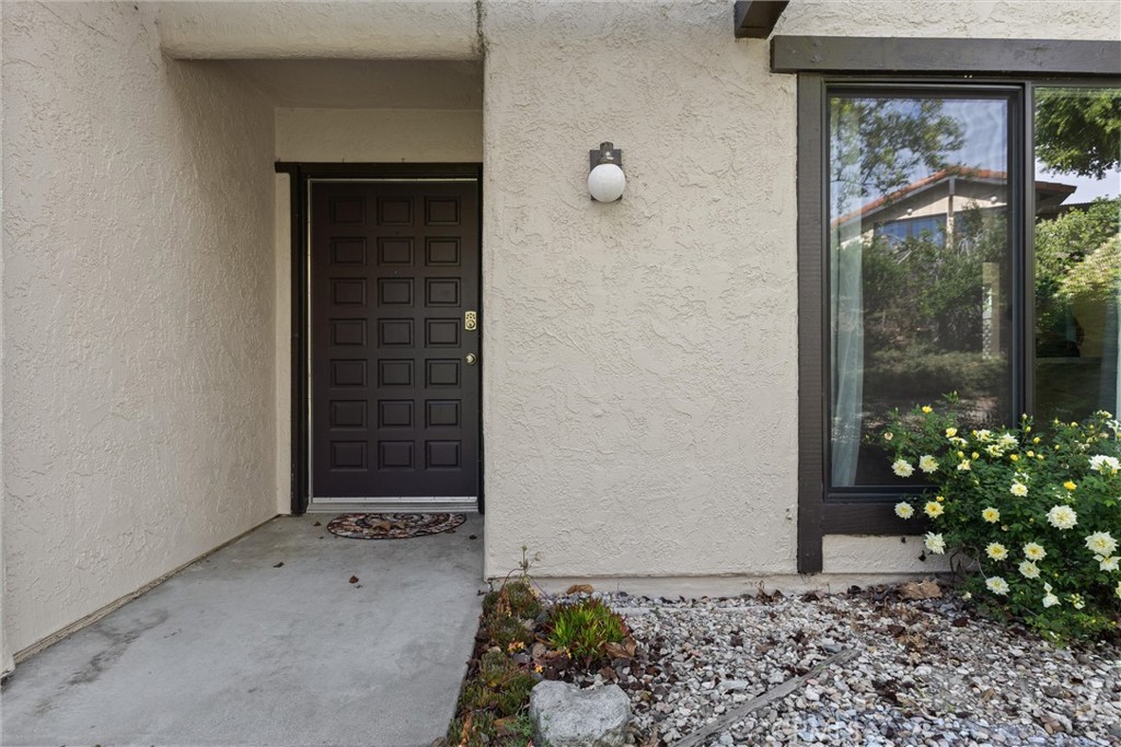 46 Los Palos Drive