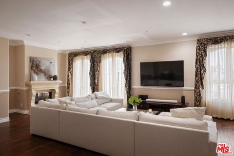 132 S Crescent Drive 403 Beverly Hills CA 90212