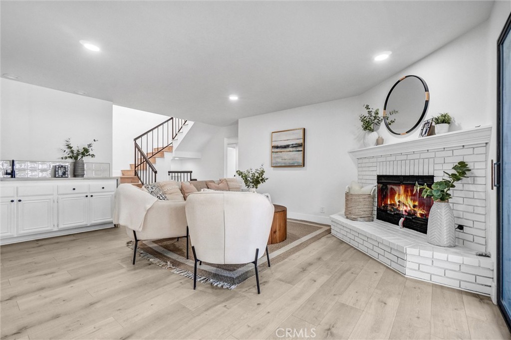 11105 Linda Lane D