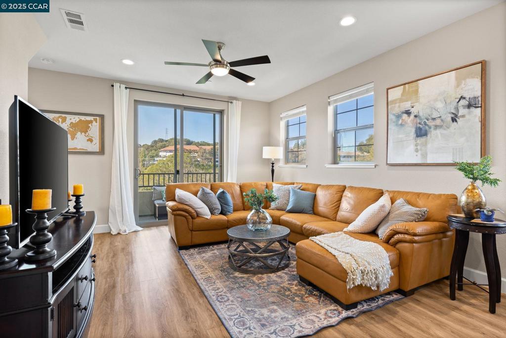 101 Laurel Knoll Dr