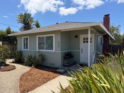 Photo of 585 36th Avenue, Santa Cruz, CA 95062 (MLS # ML82048404)