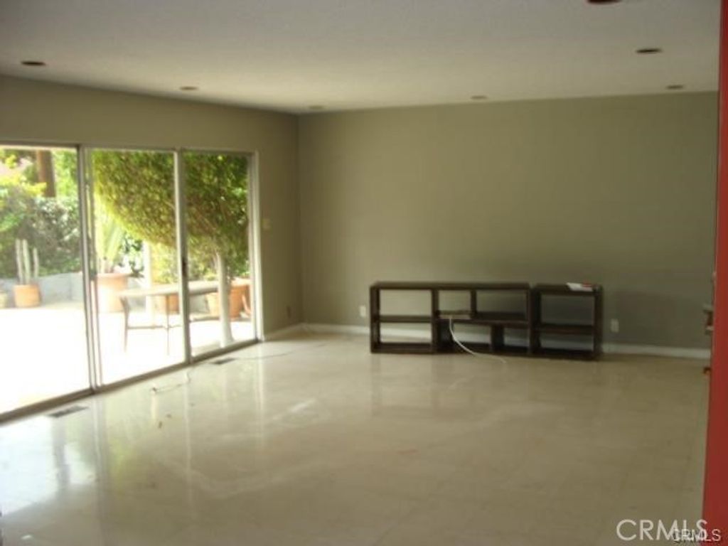 Photo of 5219 Senford Ave, Los Angeles, CA 90056 (MLS # CV26037200)