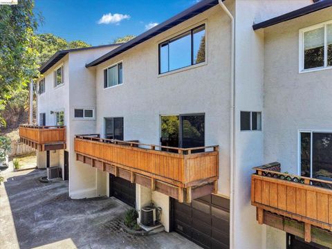 Photo of 81 Corte Lenosa #G, Kentfield, CA 94904 (MLS # 41134247)
