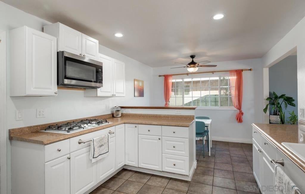 1411 Cornwall