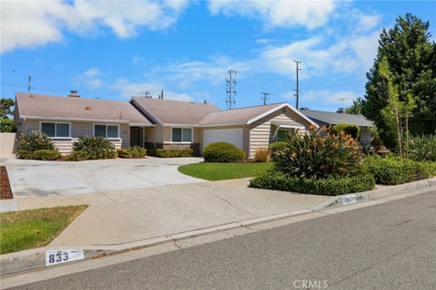 Photo of 831 E Hoover AVE, Orange, CA 92867 (MLS # OC26195481)