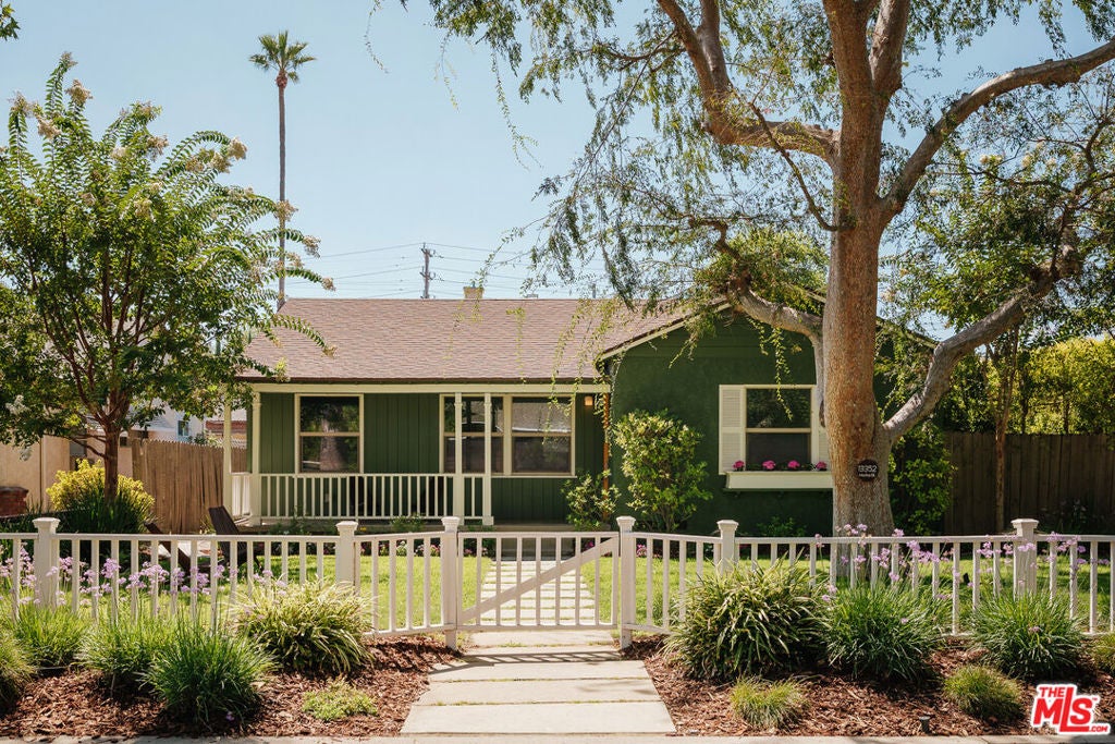13352 Martha Street