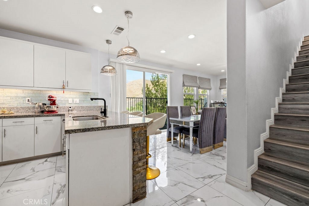 3933 Iron Mountain