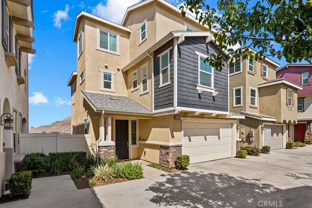 3933 Iron Mountain