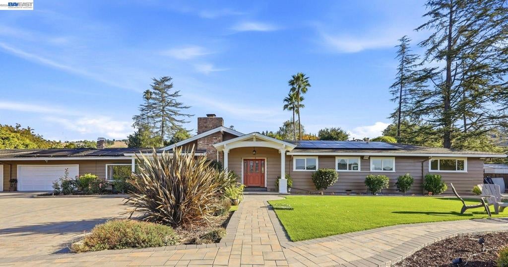 116 Coral Dr DR