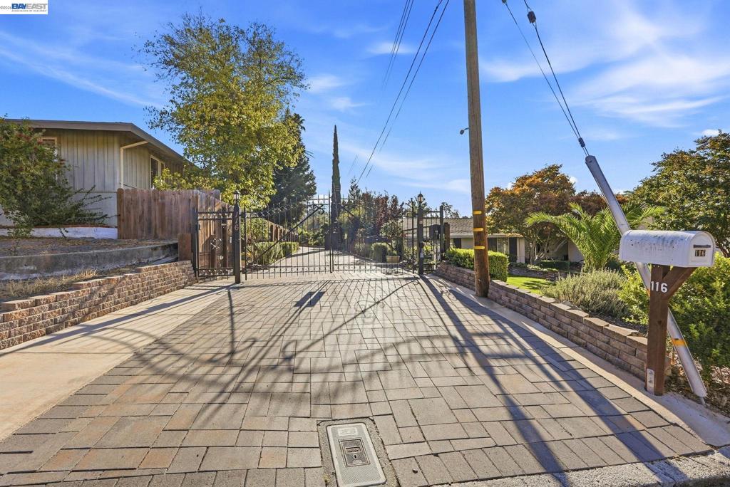 116 Coral Dr