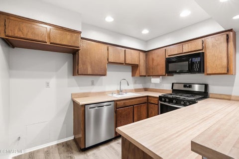 Tiny photo for 15258 Campus Park Drive #G, Moorpark, CA 93021 (MLS # 226003110)