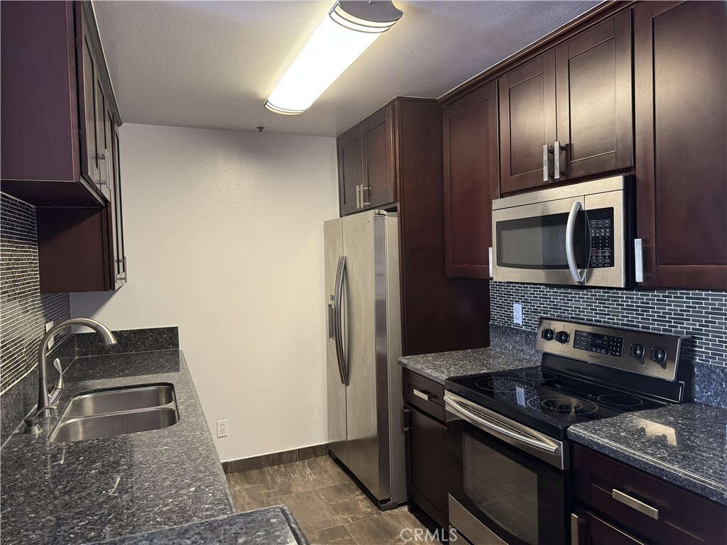 222 S Central 214