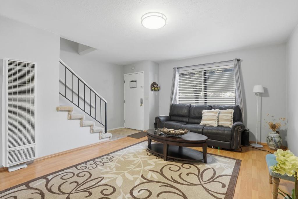 205 Del Valle Cir