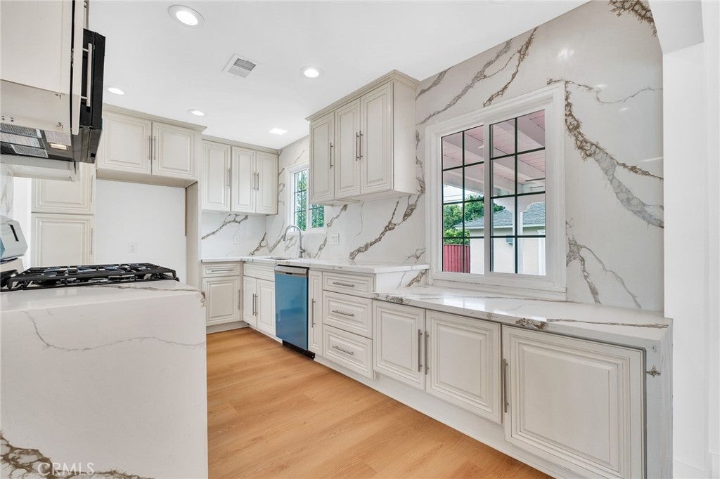 20756 Saticoy Street, Winnetka CA 91306