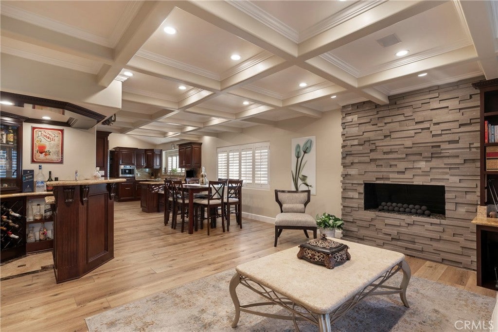 10066 Sideview Drive