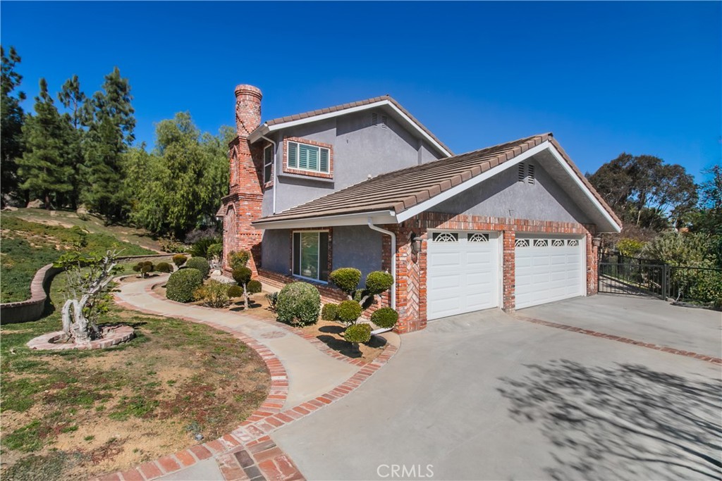 6 Bronco Lane