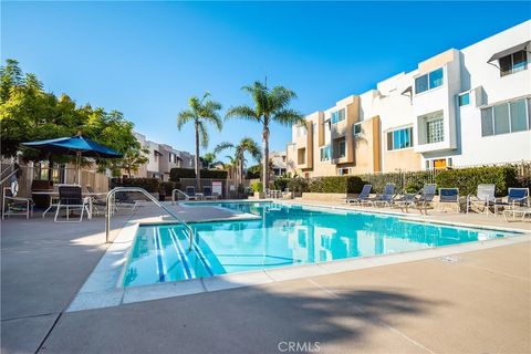 Photo of 501 Herondo St #4, Hermosa Beach, CA 90254 (MLS # SB26073405)