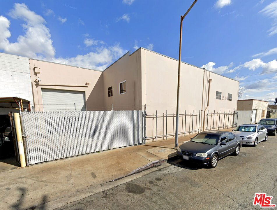 4308 Firestone Boulevard