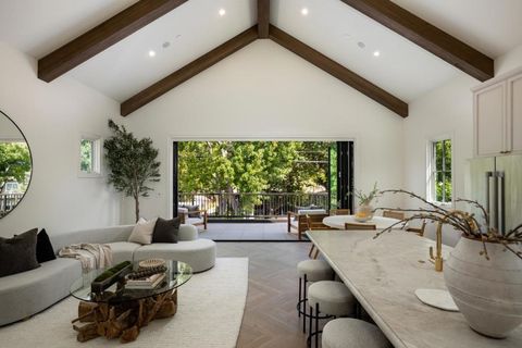 Photo of 160 Waverley Street, Palo Alto, CA 94301 (MLS # ML82041740)