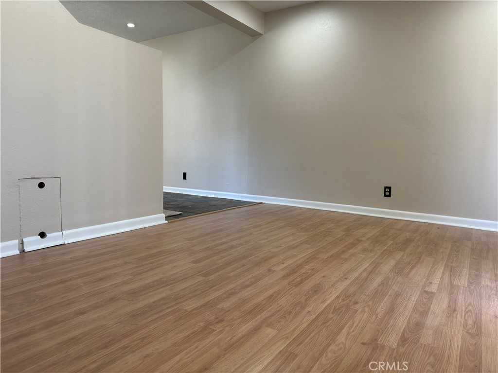 950 W Lambert Road 28