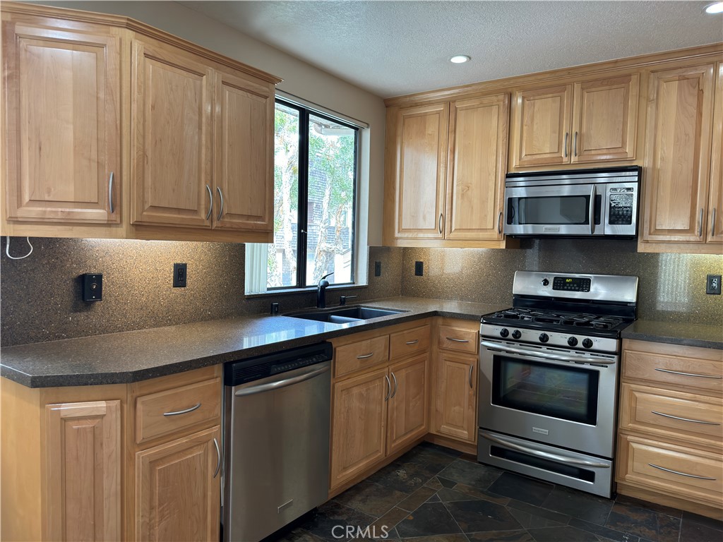 950 W Lambert Road 28