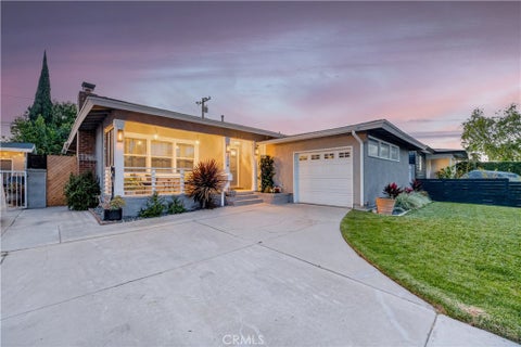 Photo of 2719 Nipomo Avenue, Long Beach, CA 90815 (MLS # PW26110986)