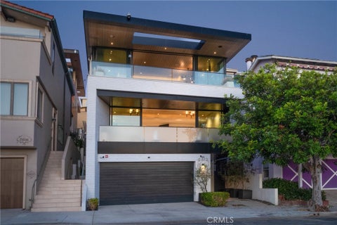 Photo of 2612 Highland Avenue, Manhattan Beach, CA 90266 (MLS # SB26227397)