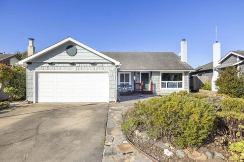 Photo of 441 Bridgeport Dr, El Granada, CA 94018 (MLS # ML82025323)