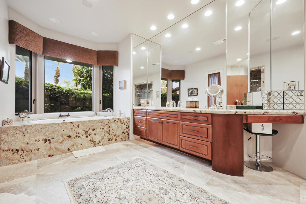 The Estancias Rancho LQ - Residential