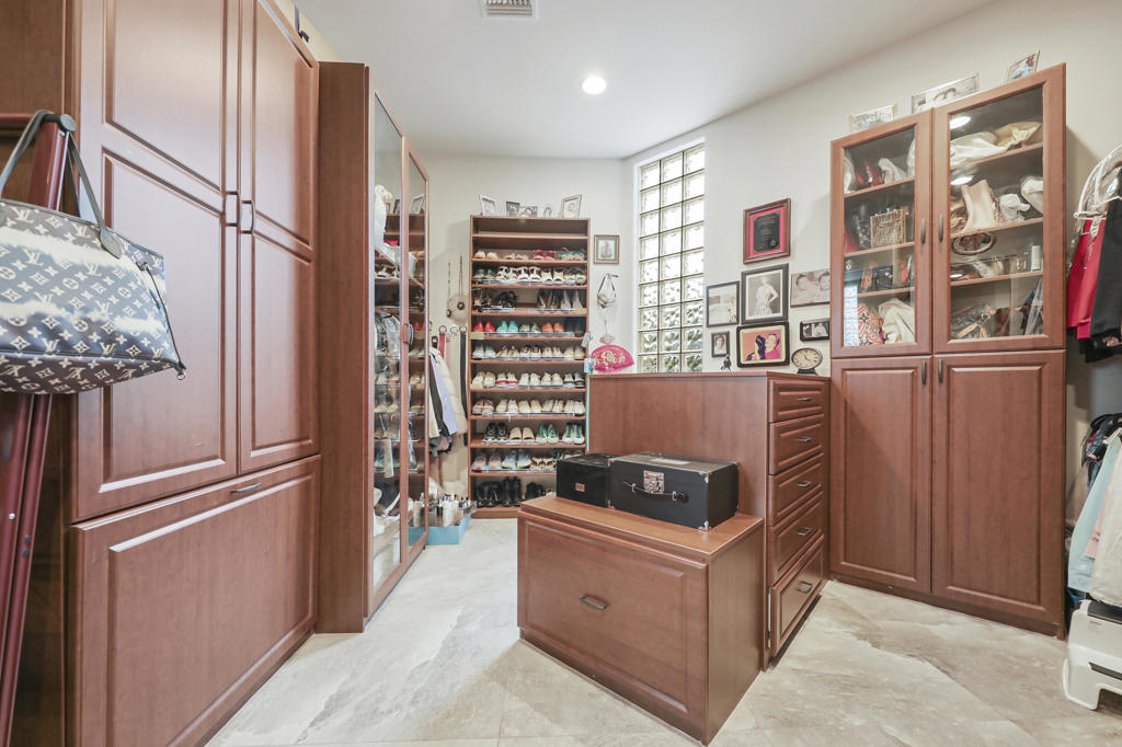 The Estancias Rancho LQ - Residential