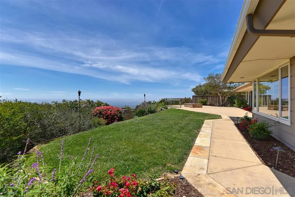 La Jolla, California 92037, United States, 4 Bedrooms Bedrooms, ,3 BathroomsBathrooms,Residential,Active,199455