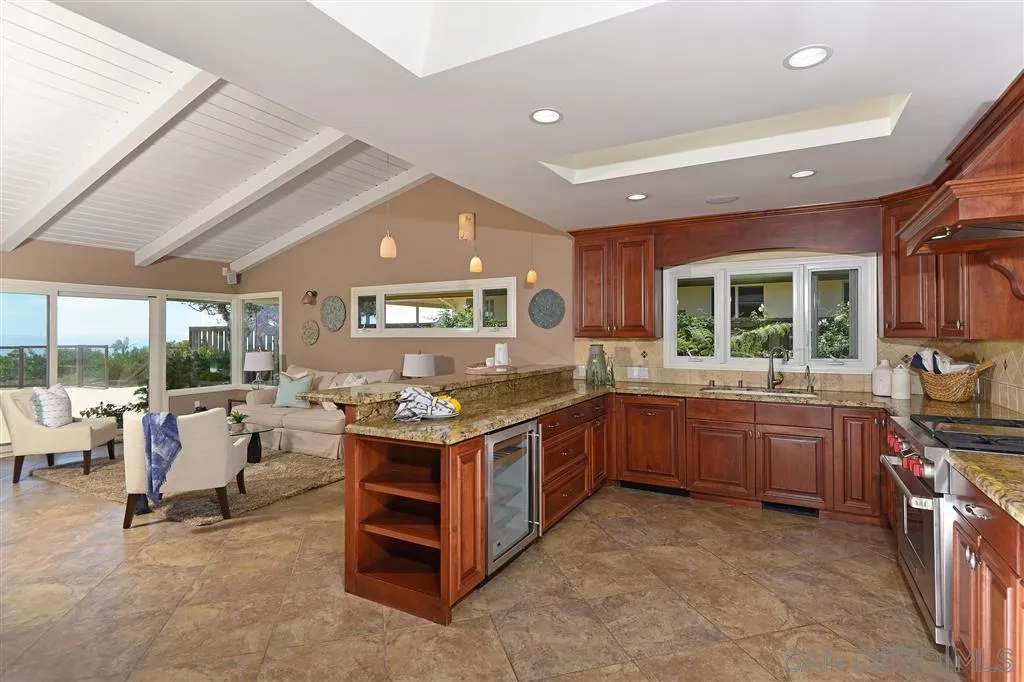 La Jolla, California 92037, United States, 4 Bedrooms Bedrooms, ,3 BathroomsBathrooms,Residential,Active,199455