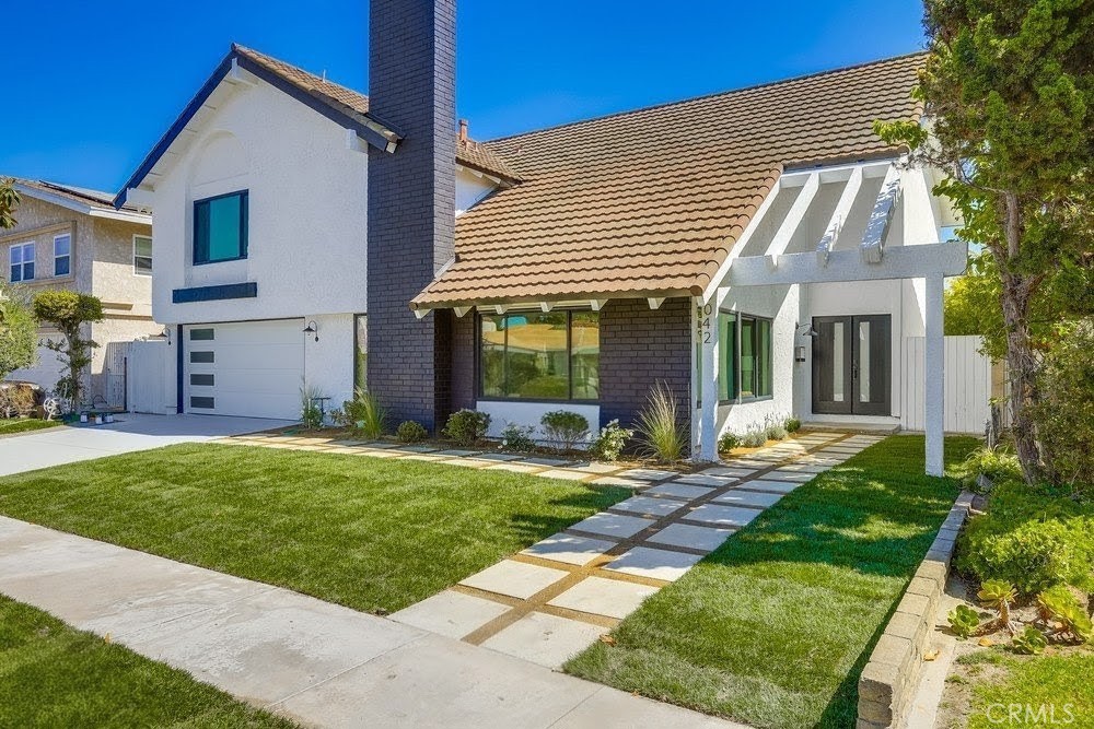 6042 Marilyn Drive