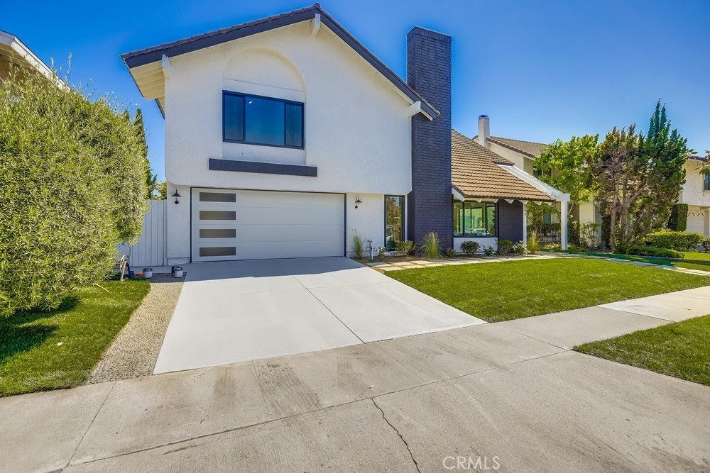 6042 Marilyn Drive