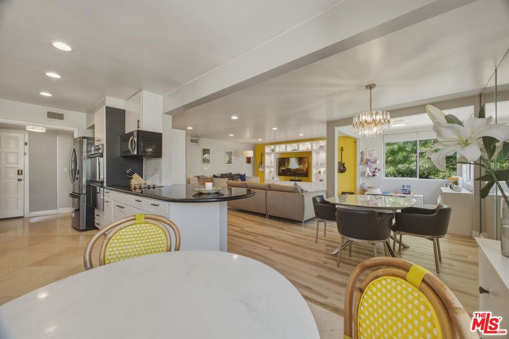 Photo of 5301 Balboa Boulevard #F8, Encino, CA 91316 (MLS # 26668625)